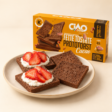 Prototoast Cacao belegd met kwark en aardbei