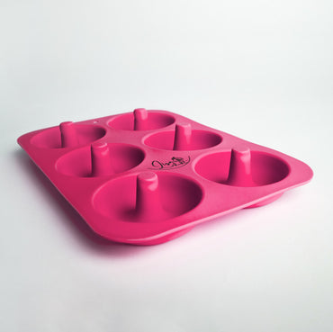 Roze siliconen donutvorm voor 6 donuts van Lisa Kookt