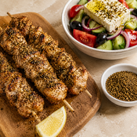 Griekse kipspiesjes met salade en Lisa Kookt Griekse kruiden