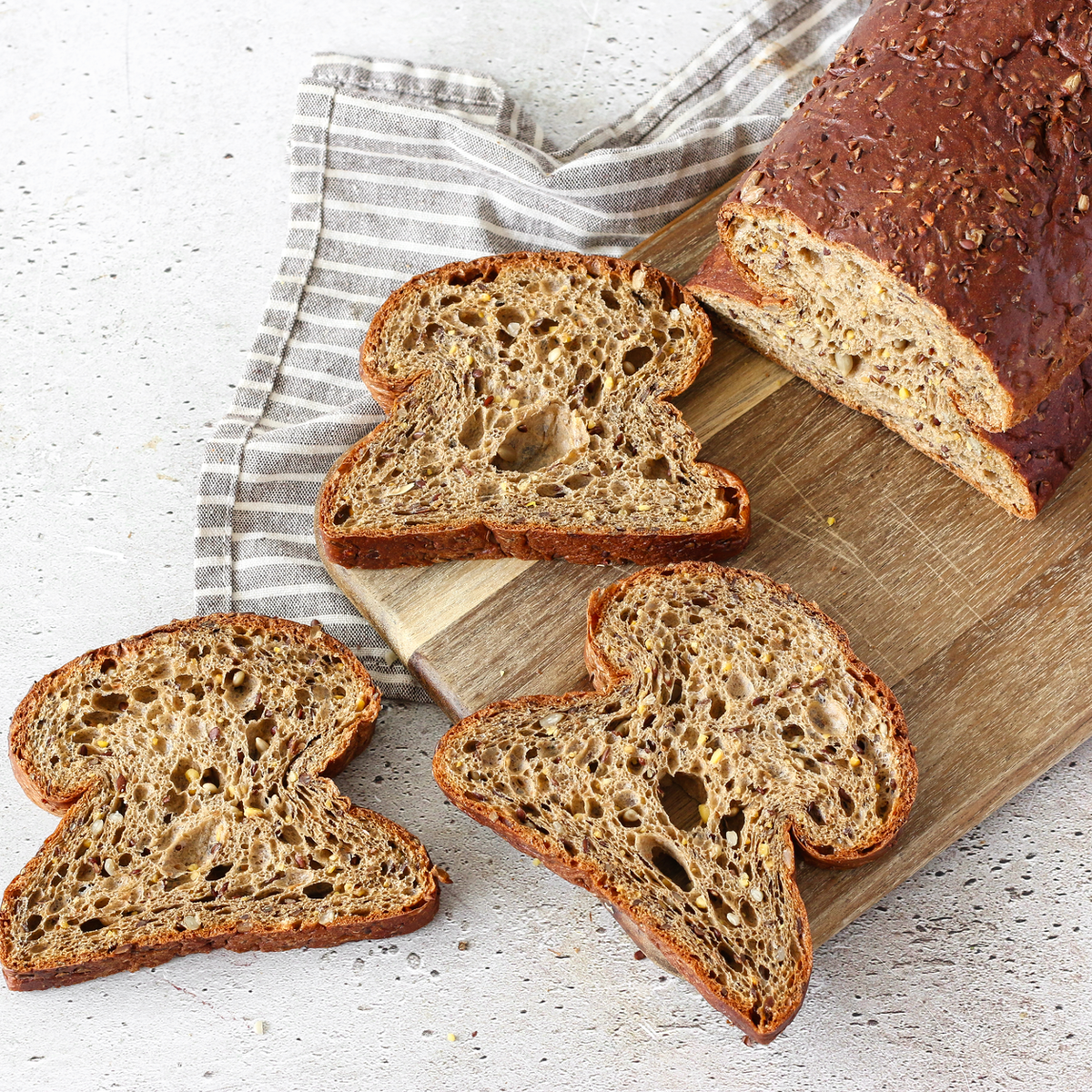 Sneetjes koolhydraatarm bruin brood