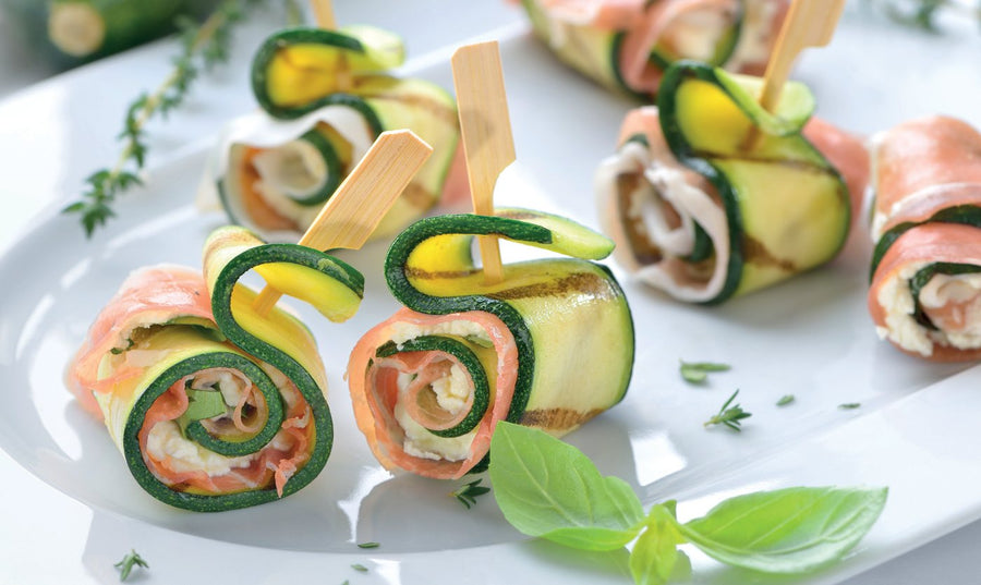 Courgetterolletjes met zalm
