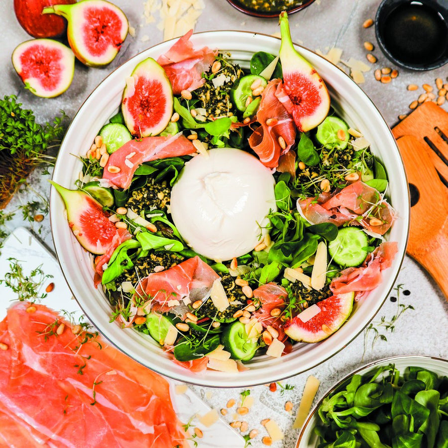 Italiaanse salade met burrata