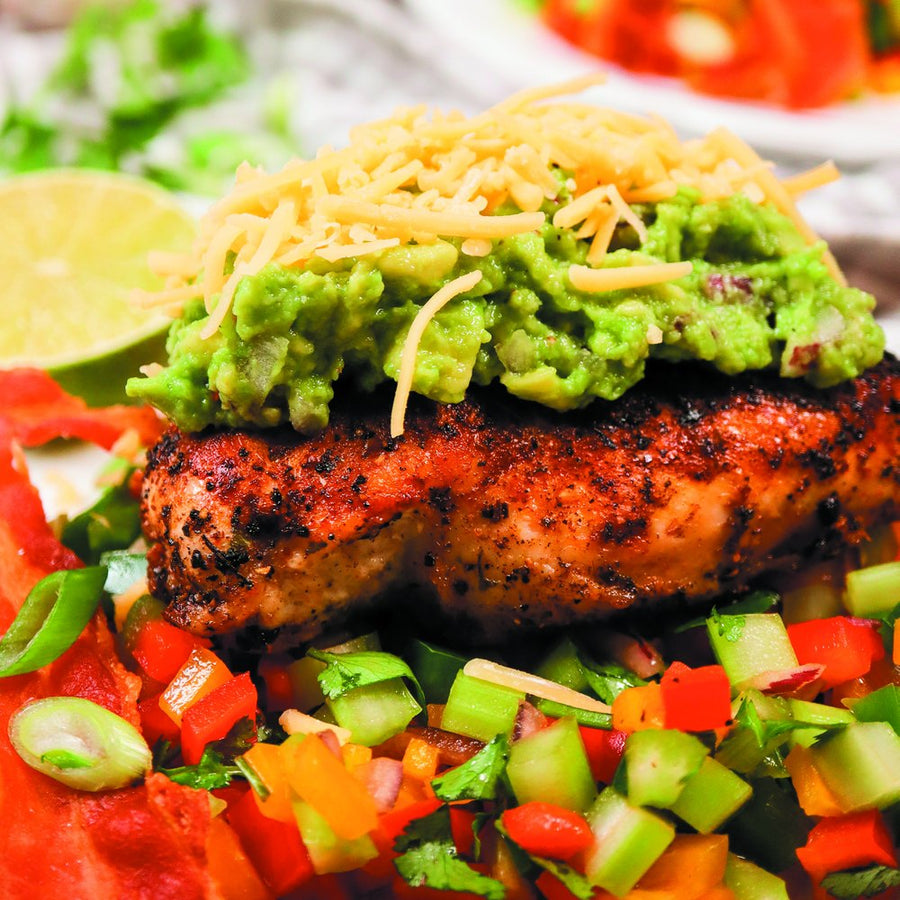 Kipfilet met guacamole en salsa