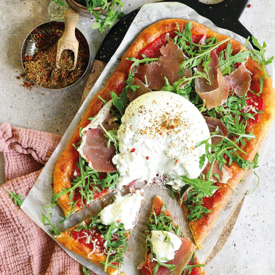 Pizza prosciutto met burrata