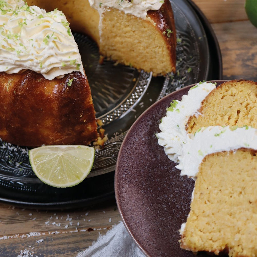 Pompoencake met limoenglazuur