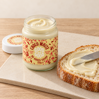 Witte chocoladepasta op brood